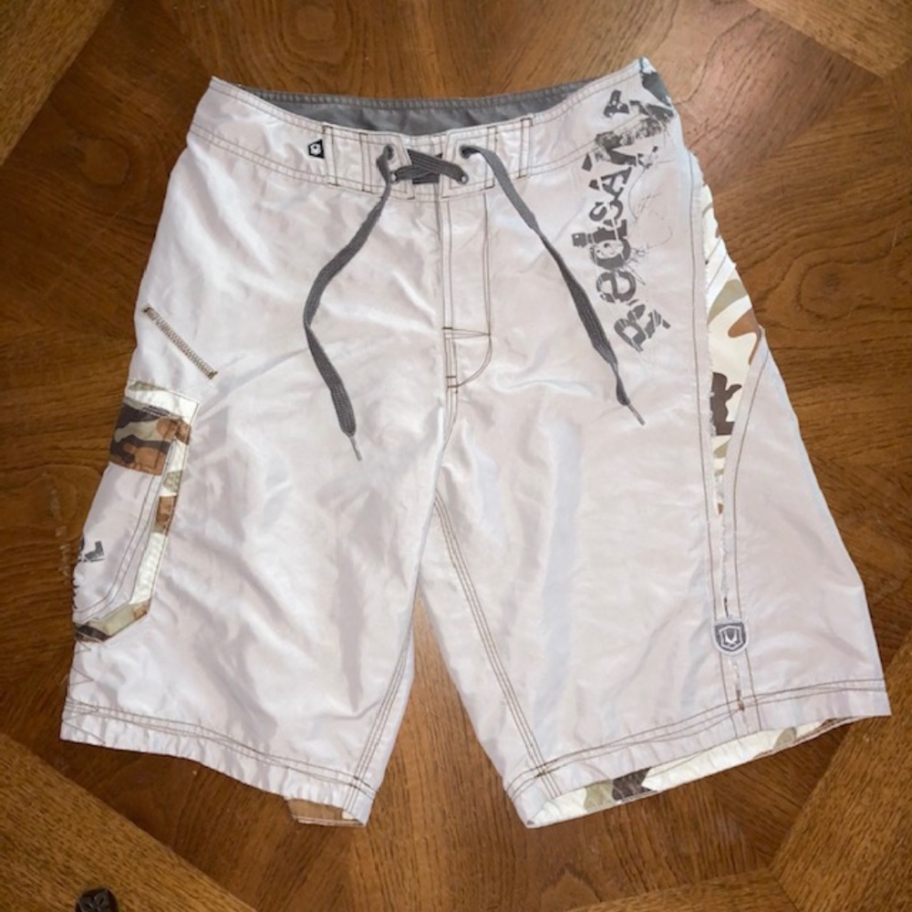 REDSAND men’s shorts